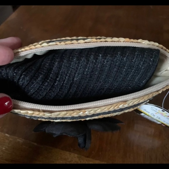 Sun Lily Foldable Black Hat in a Tan & Black Straw Flower Clutch Purse NWT - Picture 5 of 5